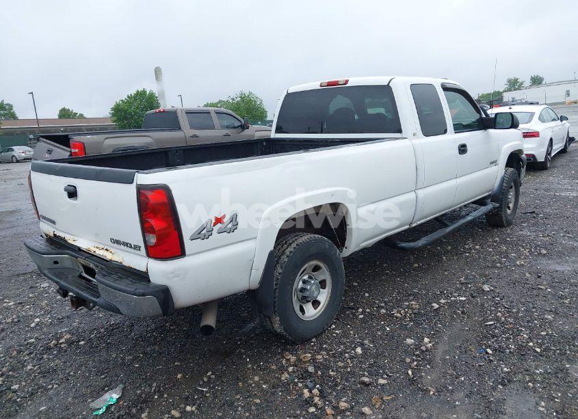 Photo 4 of 2005 Chevrolet Silverado 3500 LS (VIN 1GCHK39U75E196856)