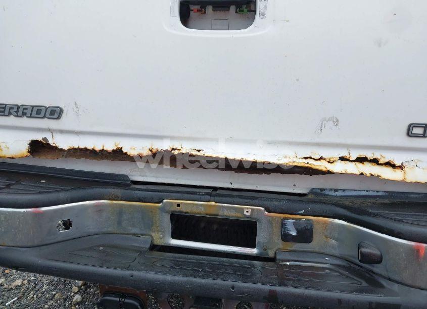 Photo 6 of 2005 Chevrolet Silverado 3500 LS (VIN 1GCHK39U75E196856)