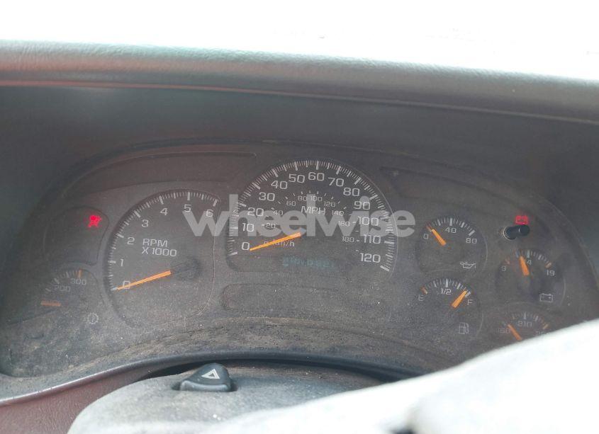 Photo 7 of 2005 Chevrolet Silverado 3500 LS (VIN 1GCHK39U75E196856)