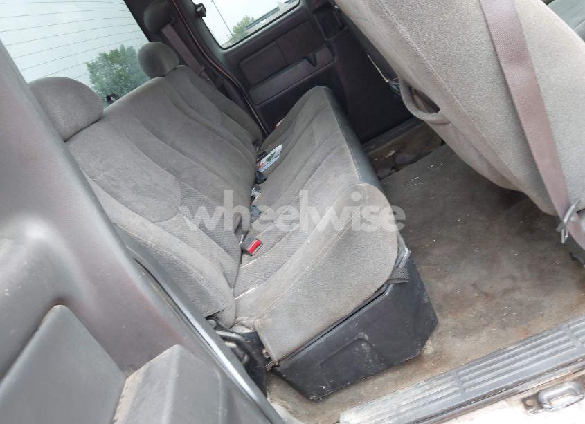 Photo 8 of 2005 Chevrolet Silverado 3500 LS (VIN 1GCHK39U75E196856)