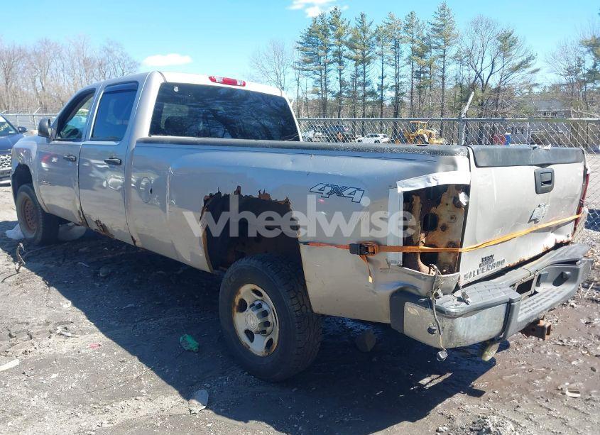 Photo 3 of 2009 Chevrolet Silverado 2500HD WORK TRUCK (VIN 1GCHK43K39F166993)