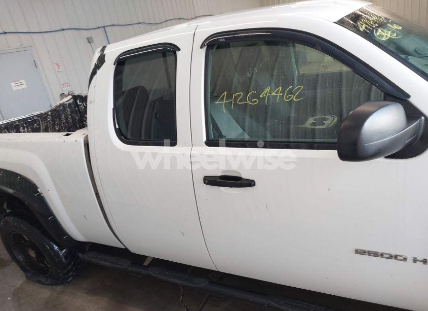 Photo 13 of 2009 Chevrolet Silverado 2500HD WORK TRUCK (VIN 1GCHK49699E105437)
