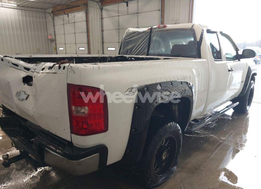 Photo 4 of 2009 Chevrolet Silverado 2500HD WORK TRUCK (VIN 1GCHK49699E105437)