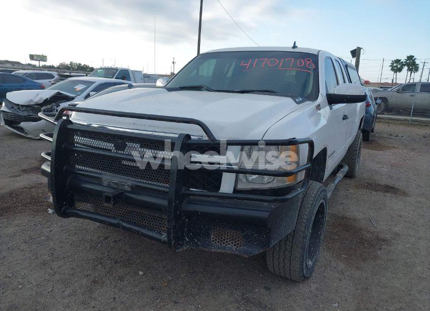 Photo 2 of 2009 Chevrolet Silverado 2500HD WORK TRUCK (VIN 1GCHK49K19E104683)