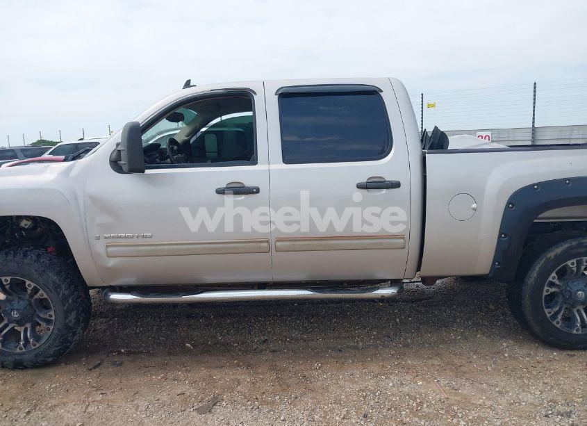 Photo 13 of 2009 Chevrolet Silverado 2500HD LT (VIN 1GCHK53639F148261)
