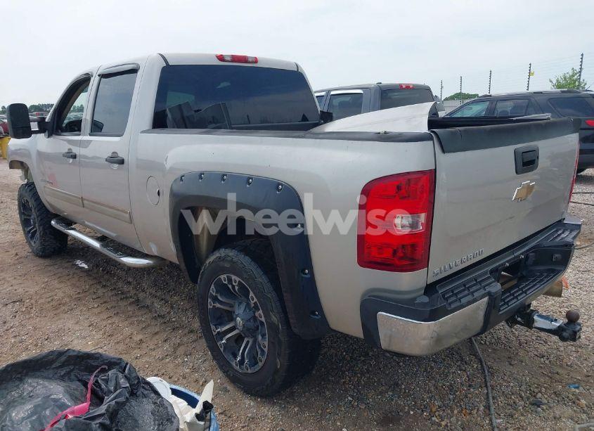 Photo 3 of 2009 Chevrolet Silverado 2500HD LT (VIN 1GCHK53639F148261)