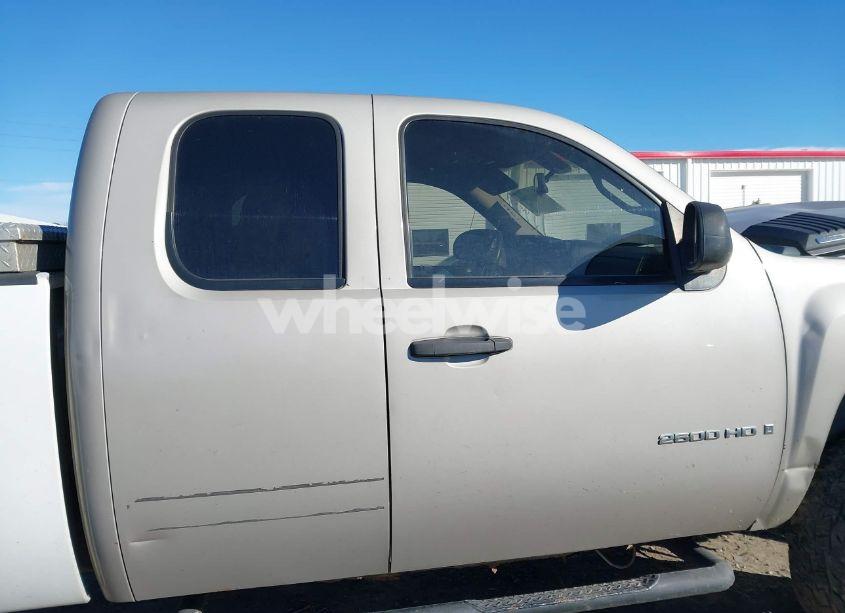 Photo 13 of 2009 Chevrolet Silverado 2500HD LT (VIN 1GCHK59K69E109707)