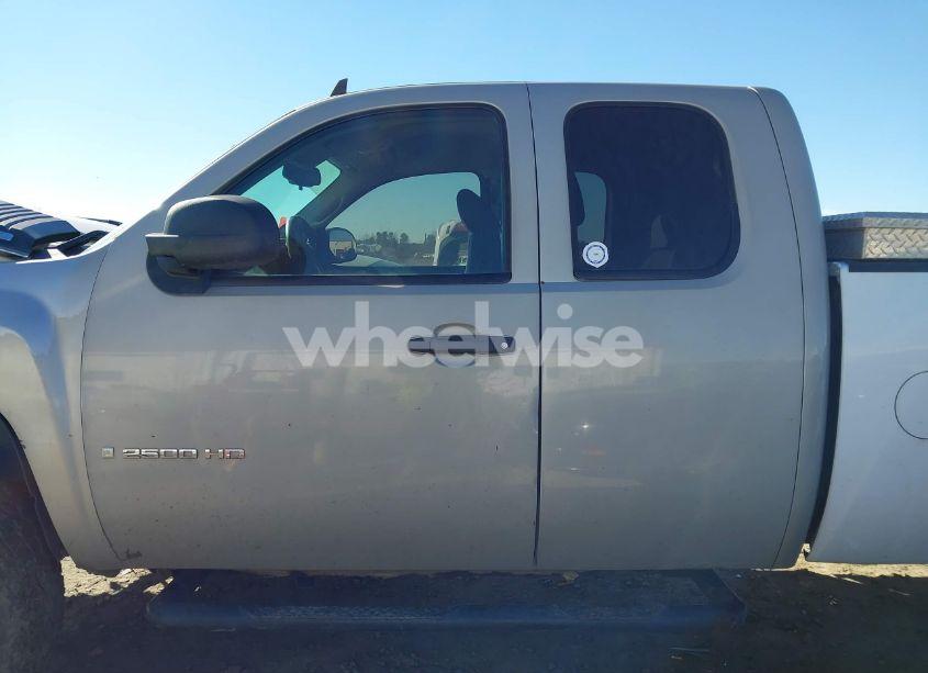 Photo 14 of 2009 Chevrolet Silverado 2500HD LT (VIN 1GCHK59K69E109707)