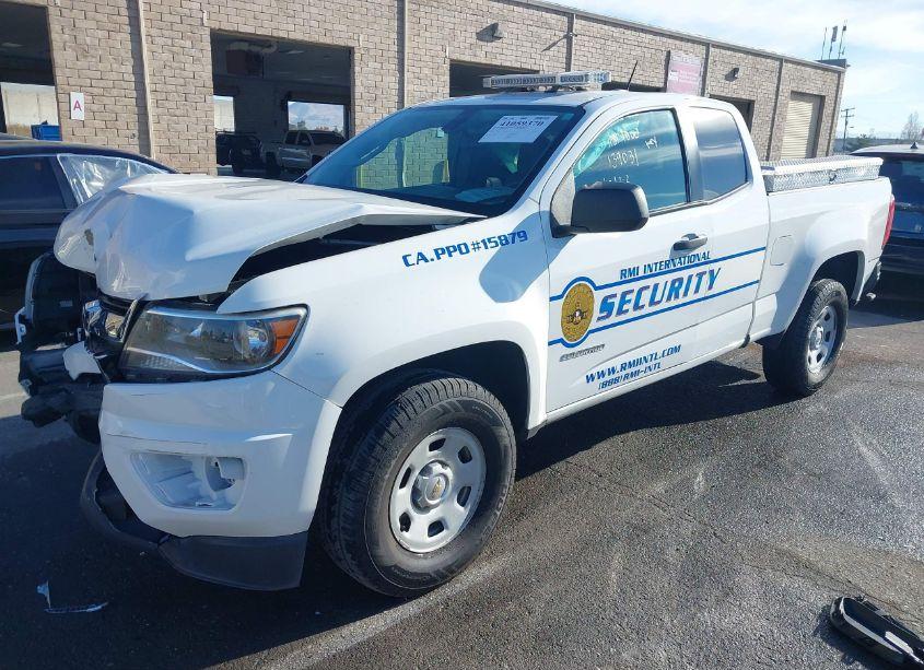 Photo 2 of 2015 Chevrolet Colorado WT (VIN 1GCHSAE3XF1175770)