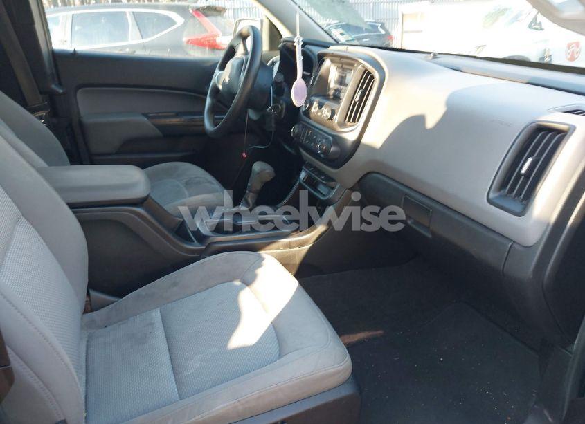 Photo 5 of 2015 Chevrolet Colorado WT (VIN 1GCHSAEA1F1216009)