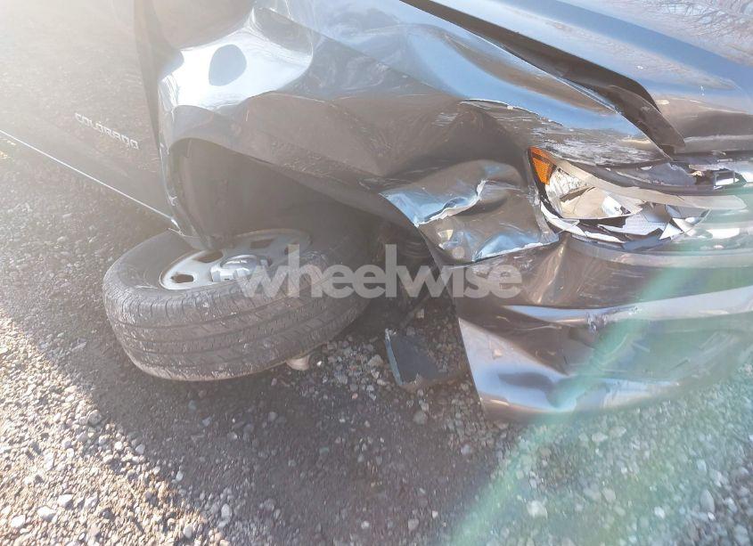 Photo 6 of 2015 Chevrolet Colorado WT (VIN 1GCHSAEA1F1216009)