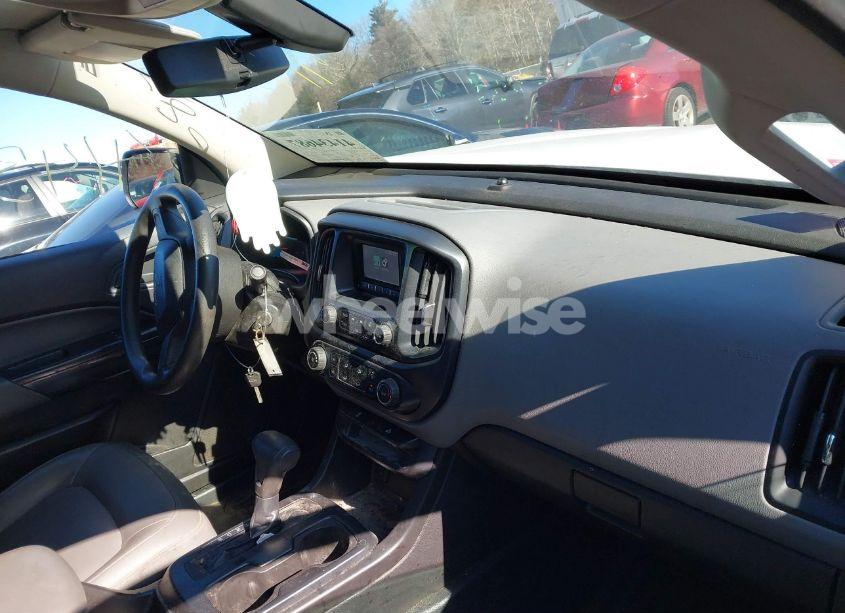 Photo 5 of 2015 Chevrolet Colorado WT (VIN 1GCHSAEA3F1202807)