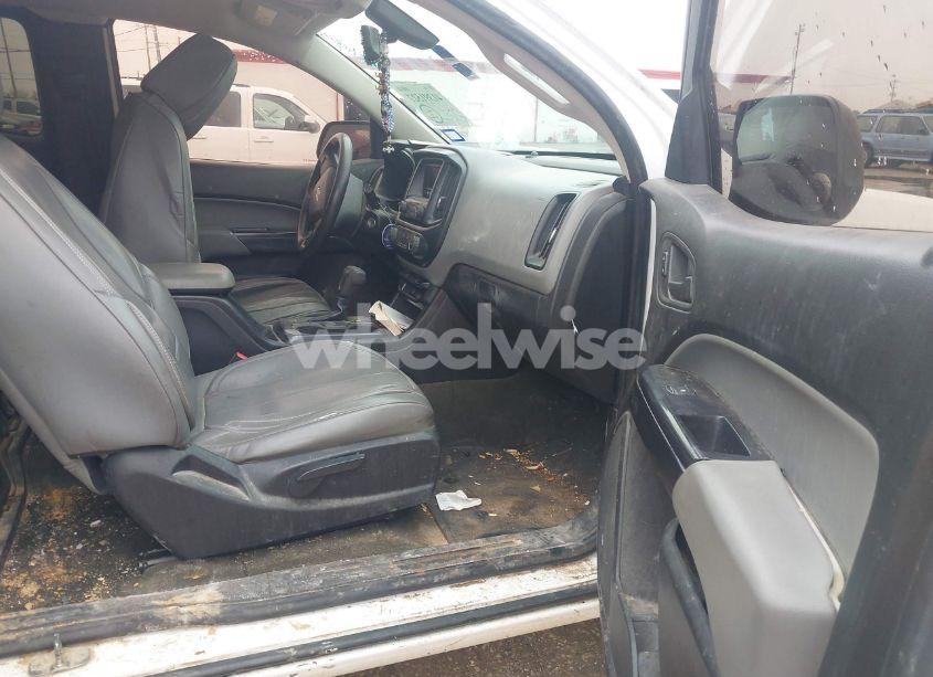 Photo 5 of 2015 Chevrolet Colorado WT (VIN 1GCHSAEA7F1218878)