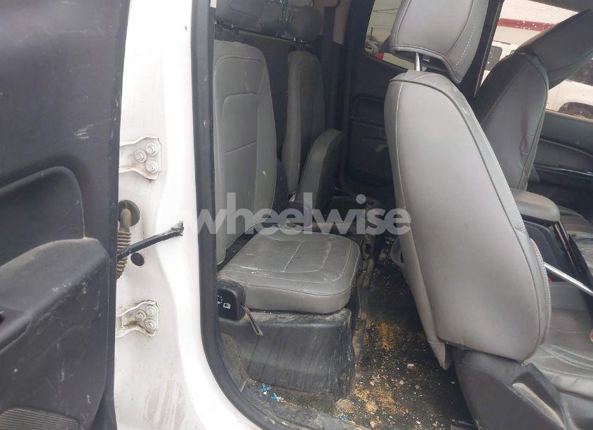 Photo 8 of 2015 Chevrolet Colorado WT (VIN 1GCHSAEA7F1218878)