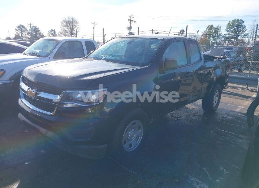 Photo 2 of 2018 Chevrolet Colorado WT (VIN 1GCHSBEA1J1325892)