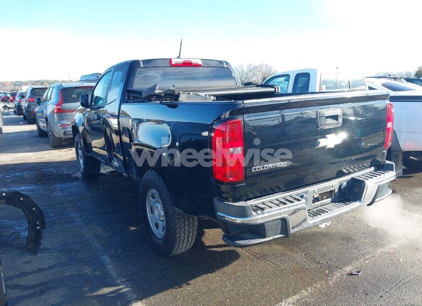 Photo 3 of 2018 Chevrolet Colorado WT (VIN 1GCHSBEA1J1325892)
