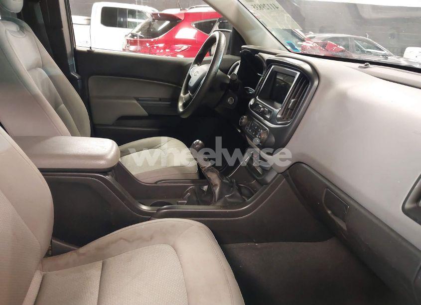 Photo 5 of 2019 Chevrolet Colorado WT (VIN 1GCHSBEA2K1138744)