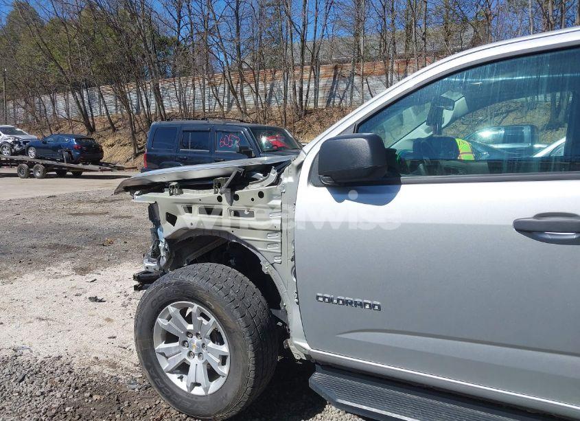 Photo 12 of 2019 Chevrolet Colorado WT (VIN 1GCHSBEA2K1224619)