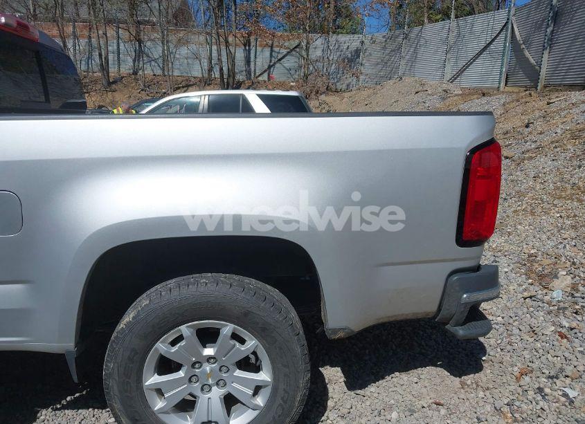 Photo 18 of 2019 Chevrolet Colorado WT (VIN 1GCHSBEA2K1224619)