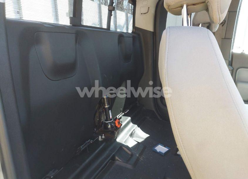 Photo 8 of 2019 Chevrolet Colorado WT (VIN 1GCHSBEA2K1224619)