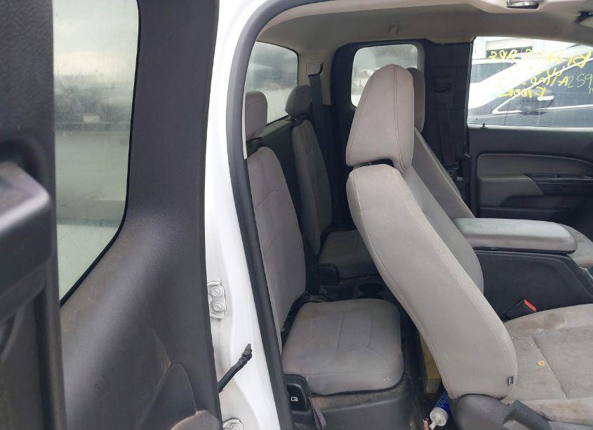 Photo 8 of 2016 Chevrolet Colorado WT (VIN 1GCHSBEA3G1291785)