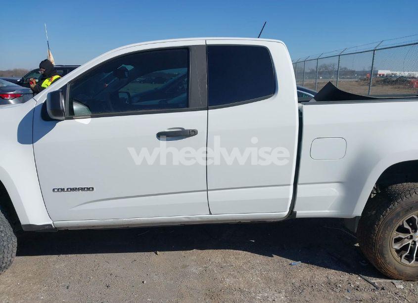 Photo 14 of 2018 Chevrolet Colorado WT (VIN 1GCHSBEA6J1135683)