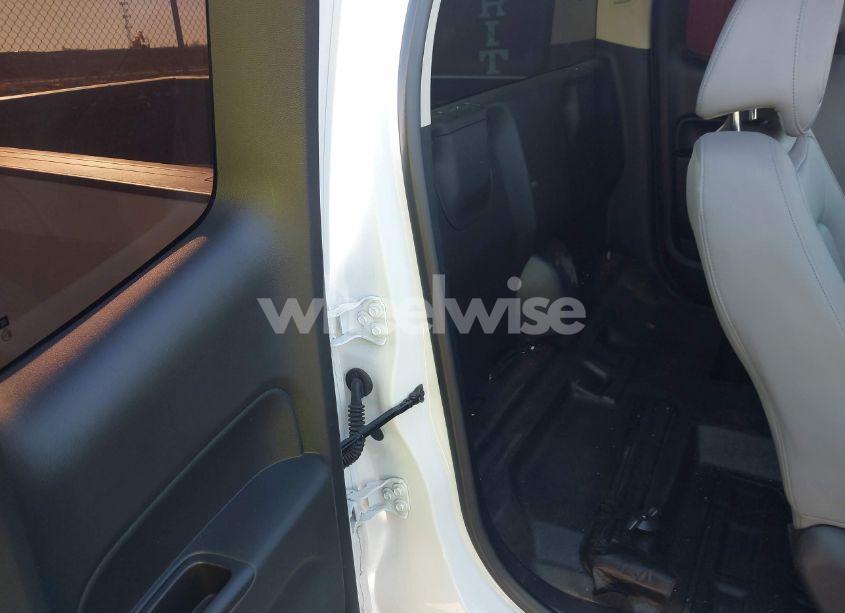 Photo 8 of 2018 Chevrolet Colorado WT (VIN 1GCHSBEA6J1135683)