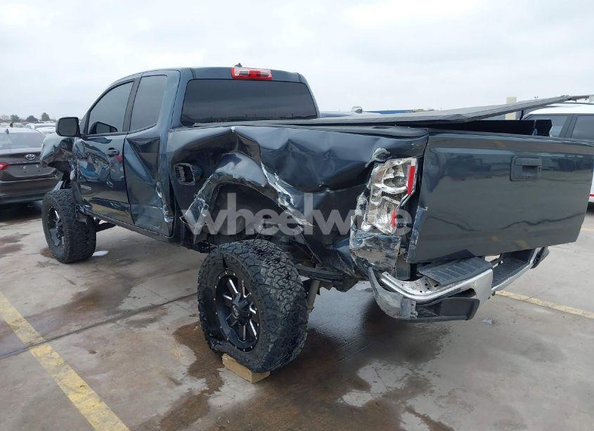 Photo 3 of 2019 Chevrolet Colorado WT (VIN 1GCHSBEA7K1150209)
