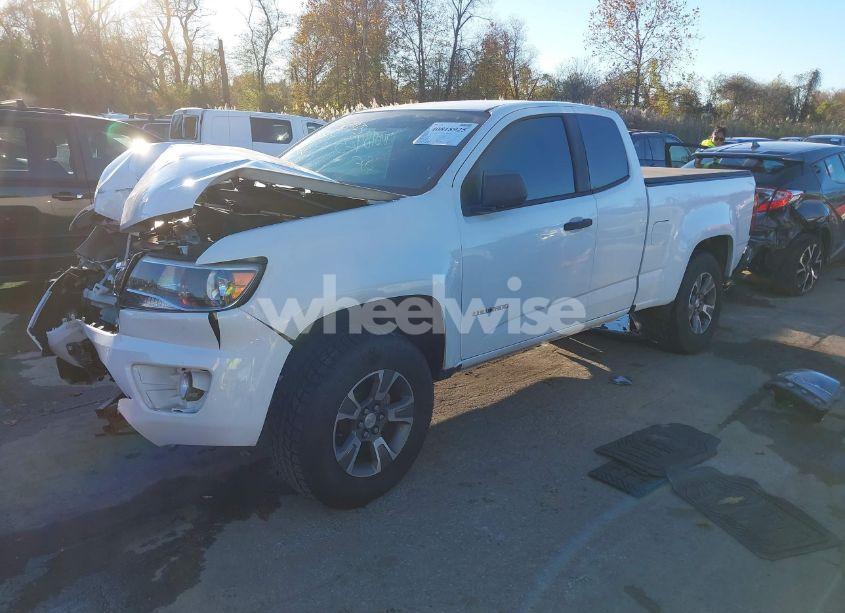 Photo 2 of 2018 Chevrolet Colorado WT (VIN 1GCHSBEA8J1157328)