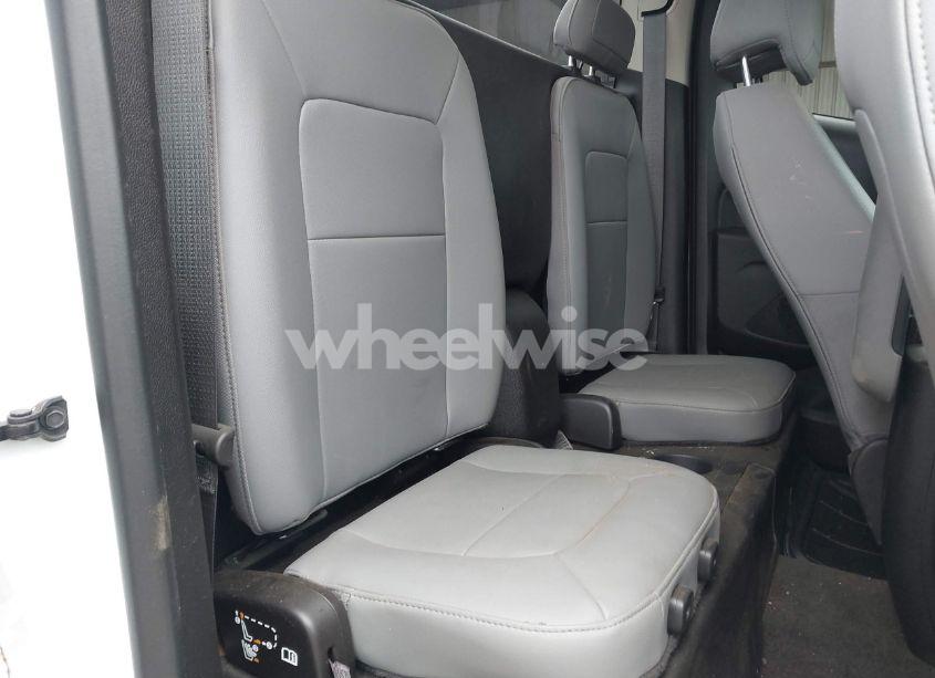 Photo 8 of 2018 Chevrolet Colorado WT (VIN 1GCHSBEA9J1200591)