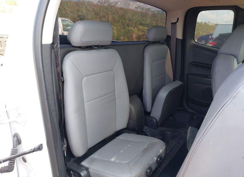 Photo 8 of 2019 Chevrolet Colorado WT (VIN 1GCHSBEA9K1120645)