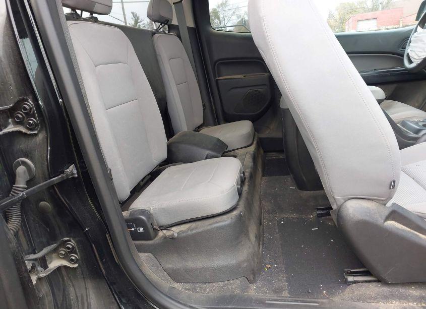 Photo 8 of 2019 Chevrolet Colorado WT (VIN 1GCHSBEA9K1135260)