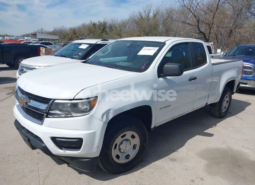 Photo 2 of 2018 Chevrolet Colorado WT (VIN 1GCHSBEAXJ1194221)