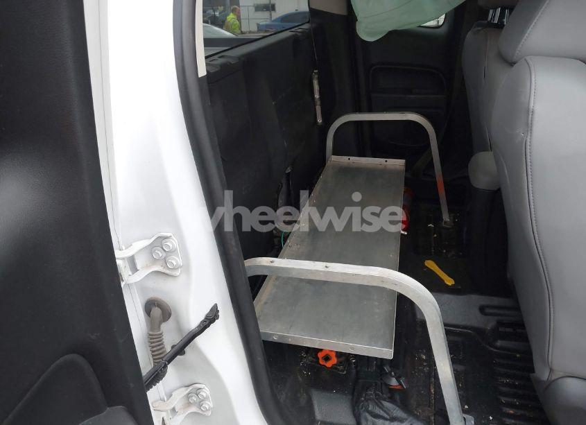 Photo 8 of 2019 Chevrolet Colorado WT (VIN 1GCHSBEAXK1289458)