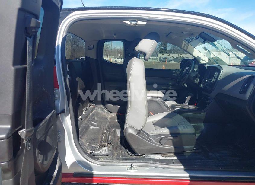 Photo 8 of 2018 Chevrolet Colorado WT (VIN 1GCHSBEN6J1138361)