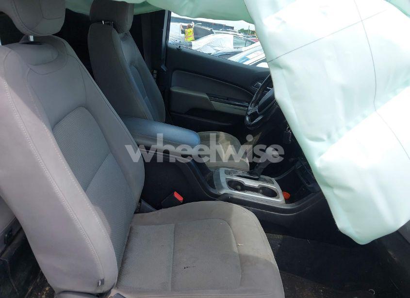 Photo 5 of 2018 Chevrolet Colorado LT (VIN 1GCHSCEN8J1279504)