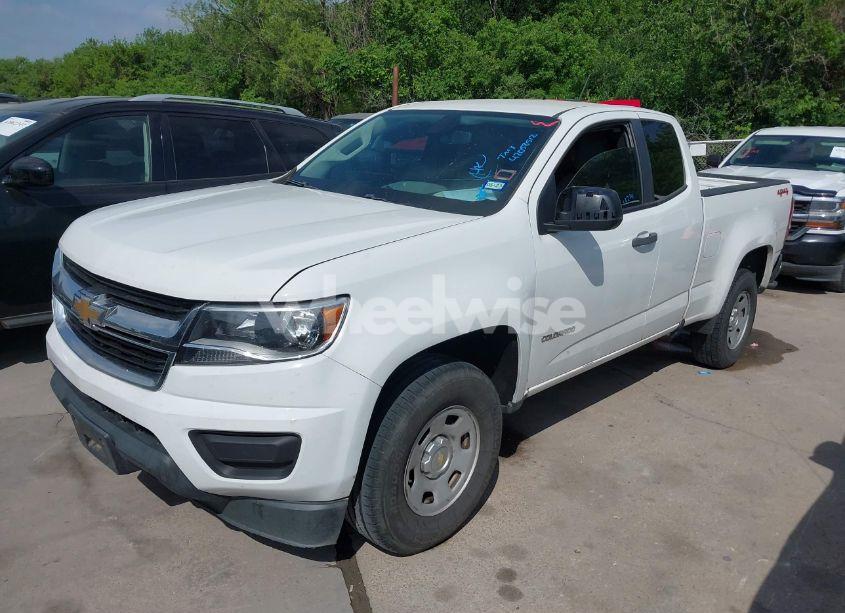 Photo 2 of 2015 Chevrolet Colorado WT (VIN 1GCHTAEA4F1204613)