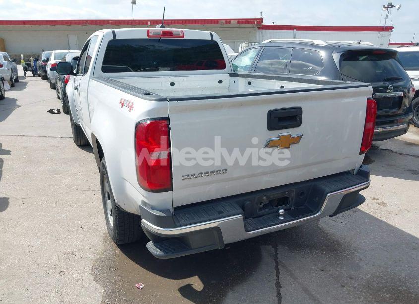 Photo 3 of 2015 Chevrolet Colorado WT (VIN 1GCHTAEA4F1204613)