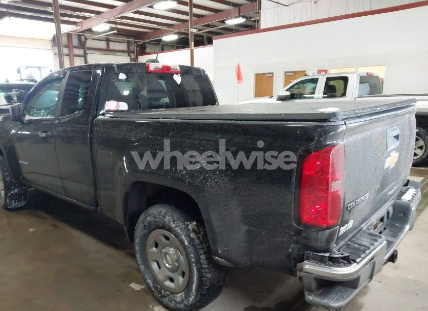 Photo 3 of 2015 Chevrolet Colorado WT (VIN 1GCHTAEA8F1159028)