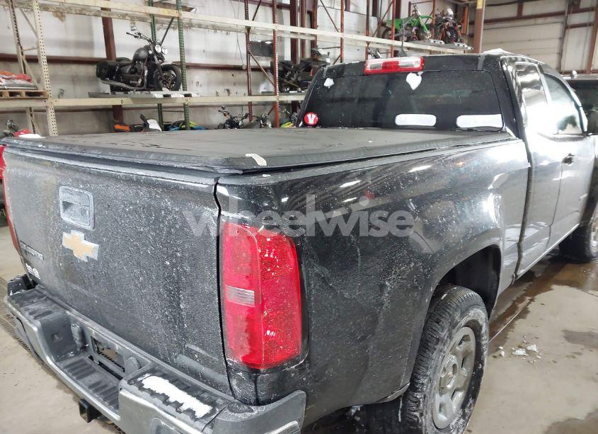 Photo 4 of 2015 Chevrolet Colorado WT (VIN 1GCHTAEA8F1159028)