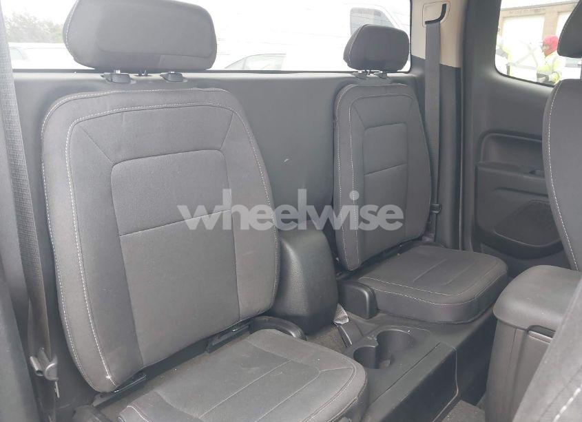 Photo 8 of 2015 Chevrolet Colorado LT (VIN 1GCHTBE32F1218582)