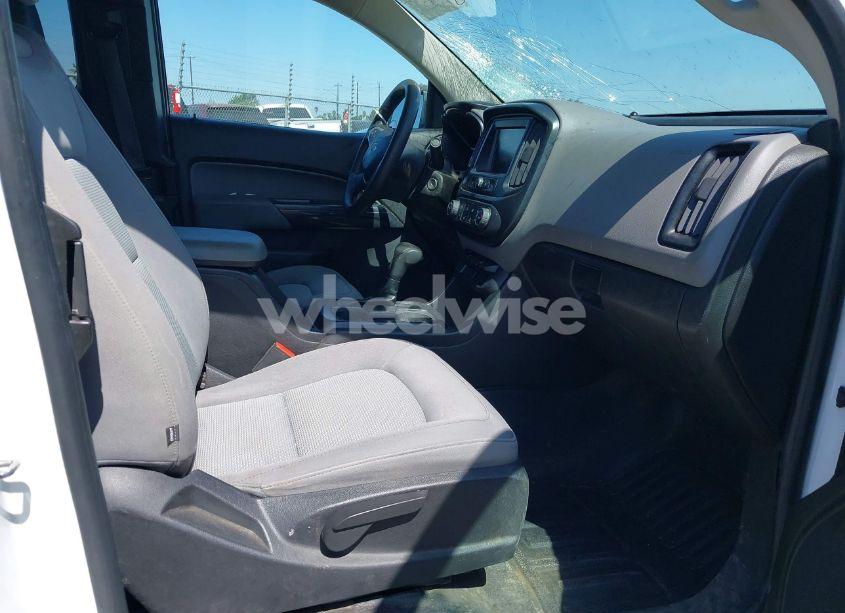 Photo 5 of 2018 Chevrolet Colorado WT (VIN 1GCHTBEA0J1290405)