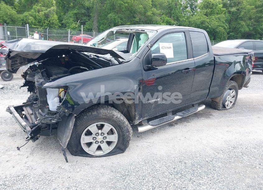Photo 2 of 2018 Chevrolet Colorado WT (VIN 1GCHTBEA2J1152073)