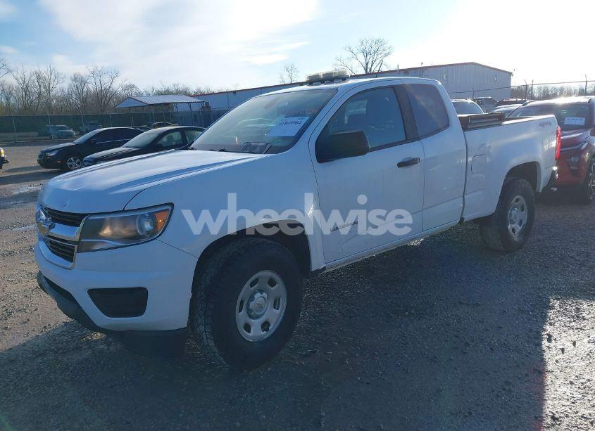 Photo 2 of 2019 Chevrolet Colorado WT (VIN 1GCHTBEA4K1219239)