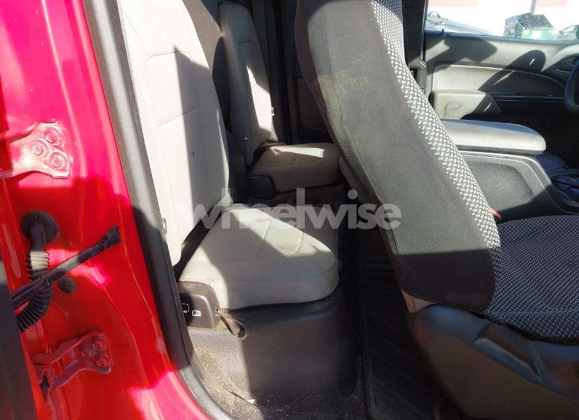 Photo 8 of 2017 Chevrolet Colorado WT (VIN 1GCHTBEA6H1211894)