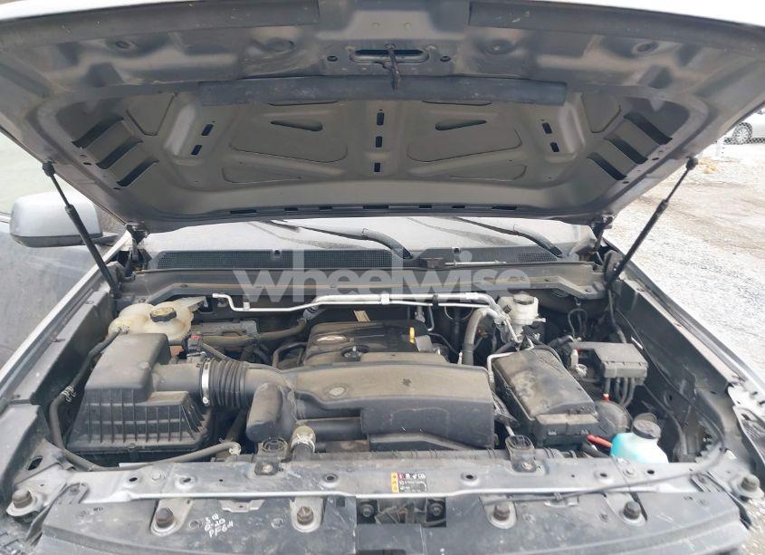 Photo 10 of 2018 Chevrolet Colorado WT (VIN 1GCHTBEA6J1294426)