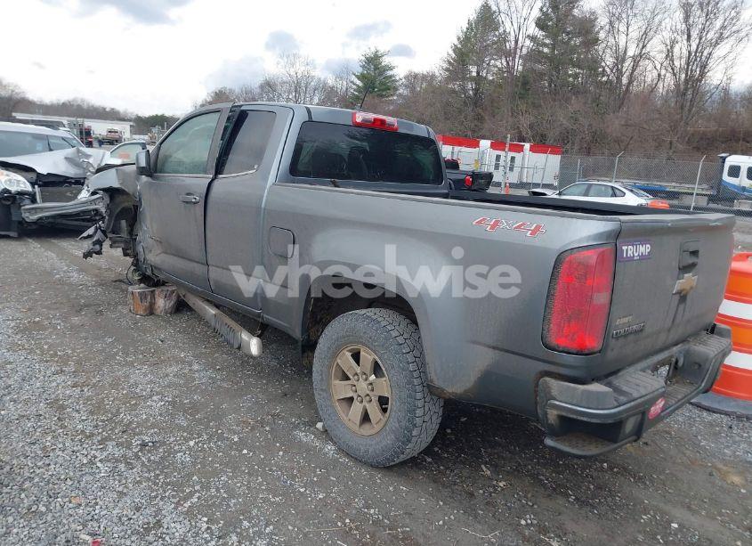 Photo 3 of 2018 Chevrolet Colorado WT (VIN 1GCHTBEA6J1294426)