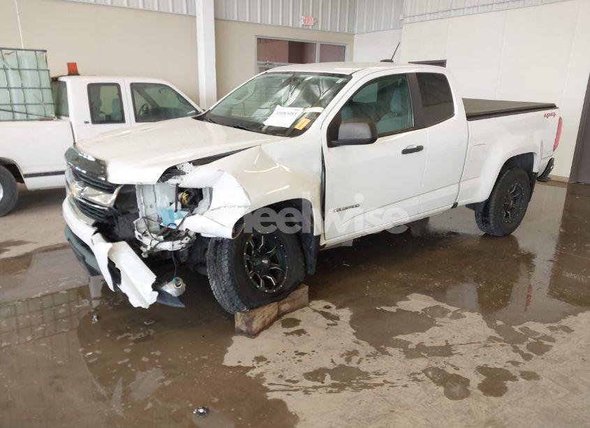 Photo 2 of 2018 Chevrolet Colorado WT (VIN 1GCHTBEN0J1179548)
