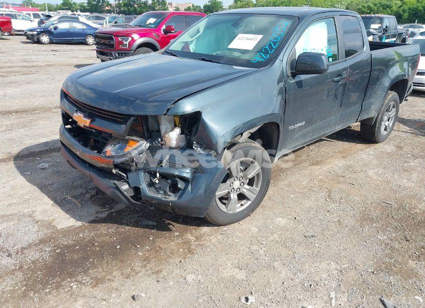 Photo 2 of 2018 Chevrolet Colorado WT (VIN 1GCHTBEN0J1221202)