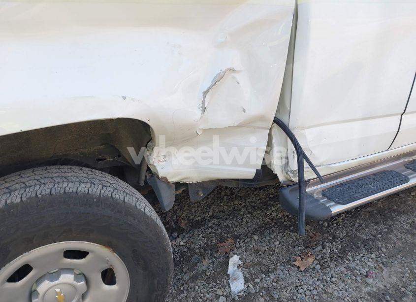 Photo 18 of 2019 Chevrolet Colorado WT (VIN 1GCHTBEN2K1151283)